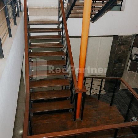 De Lugano Scbd Syariah Mitra Reddoorz Ξενοδοχείο Τζακάρτα Εξωτερικό φωτογραφία