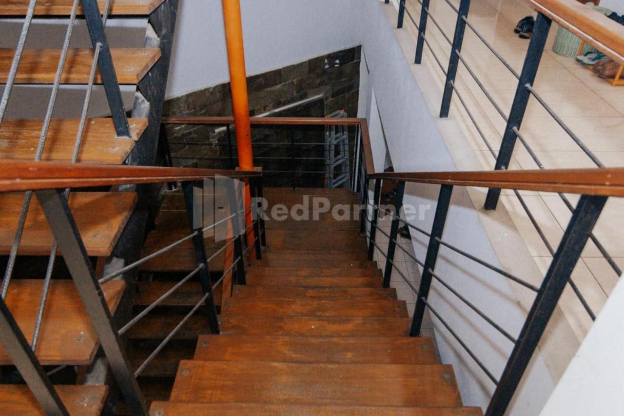De Lugano Scbd Syariah Mitra Reddoorz Ξενοδοχείο Τζακάρτα Εξωτερικό φωτογραφία